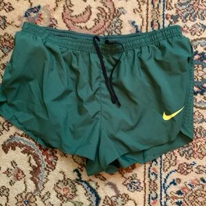 Nike U of O running split shorts